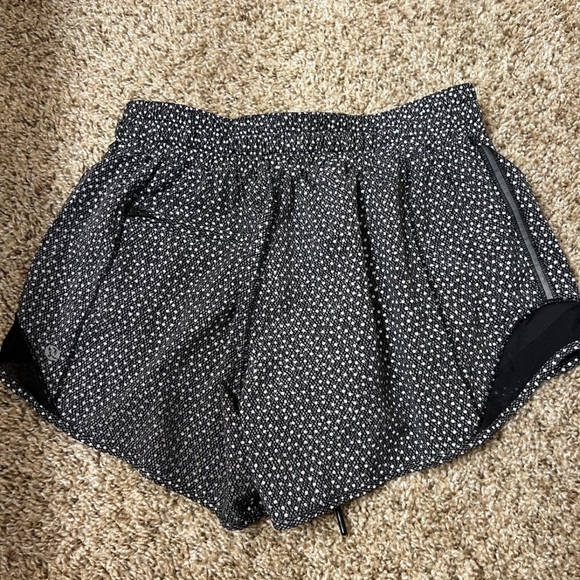 RARE Lululemon Hotty Hot Short Long (Reflective) (4" ) Frozen Fizz Reflective - Picture 2 of 3